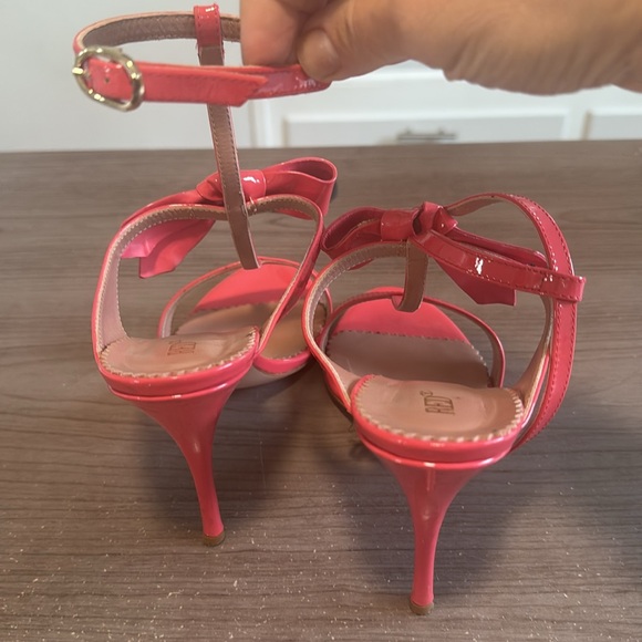 Valentino Red Patent Leather Elegant Bow sandals Size 39 - Picture 3 of 5